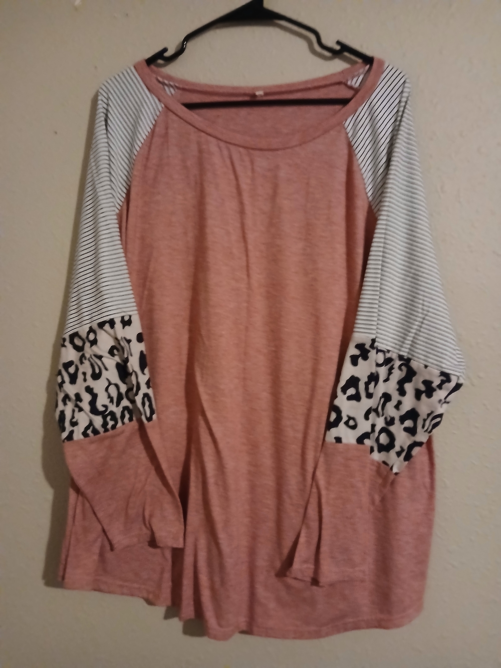 Women’s Pink Raglan Sleeve Top with Leopard Accent